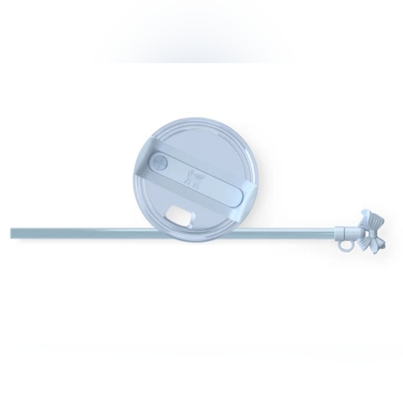 The Stanley X LoveShackFancy Holiday Quencher | 40 OZ - Rosa Beaux Blue - Picture 5 of 9